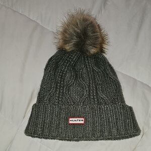 HUNTER GREEN BEANIE. Womens Like New Winter Beanie!!